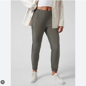 Athleta Brooklyn Legacy Mid Rise Jogger pants Size 10 olive green khaki‎